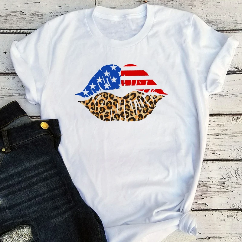 

Патриотическая женская футболка с американским флагом