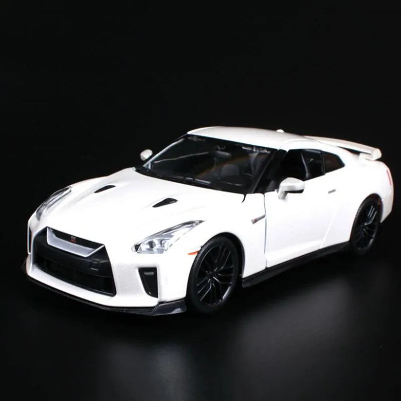 Metal Alloy Diecast 1:24 Scale Classic JAPAN GTR GT R Fast Racing cool Car Model Diecast Vehicles Collection Toys For Kids