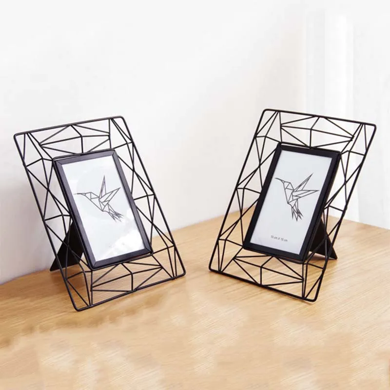 Europe New-Pendulum Photo Frame Creative Hollowed Iron Skeleton Desktop Baby Black metal Size24x18.5cm | Дом и сад