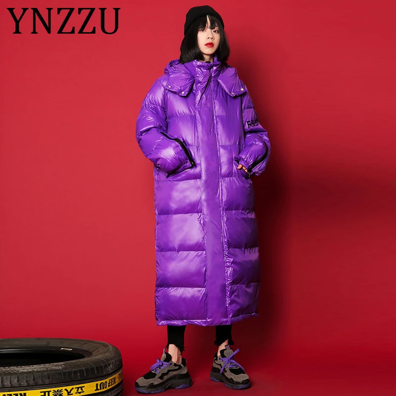 YNZZU Chic зима экстра длинные с буквенным принтом глянцевые женские парки высокое качество повседневные с широкой талией ветрозащитное зимнее пальто A1308