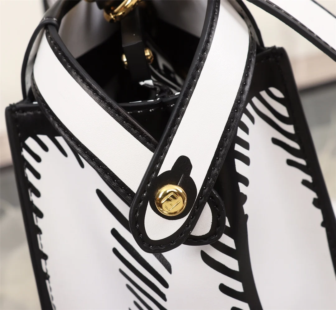 

Ladies Genuine Leather Luxury Handbag Brand Fashion One Shoulder Messenger Bag Ladies Designer Classic Mini Wallet New Products