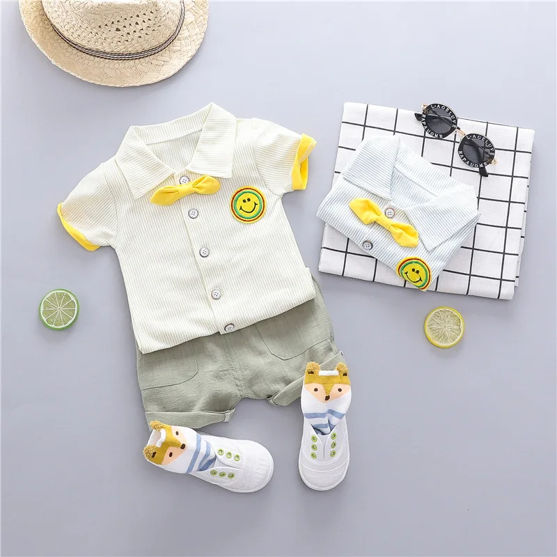 

Комплект одежды для маленьких мальчиков HYLKIDHUOSE, летняя детская хлопковая рубашка в полоску с лацканами и шорты, повседневная одежда для мал...