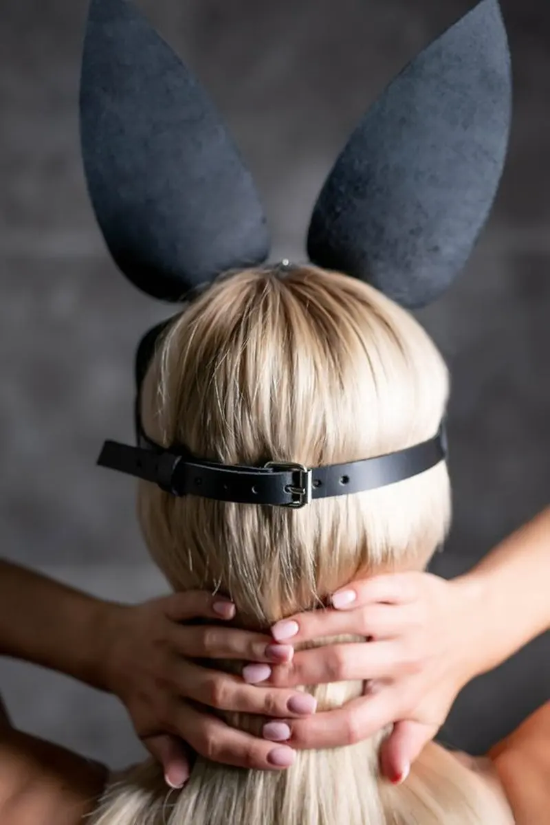 Черная кожаная женская маска кролика для девочки пикантная с кроличьими ушками