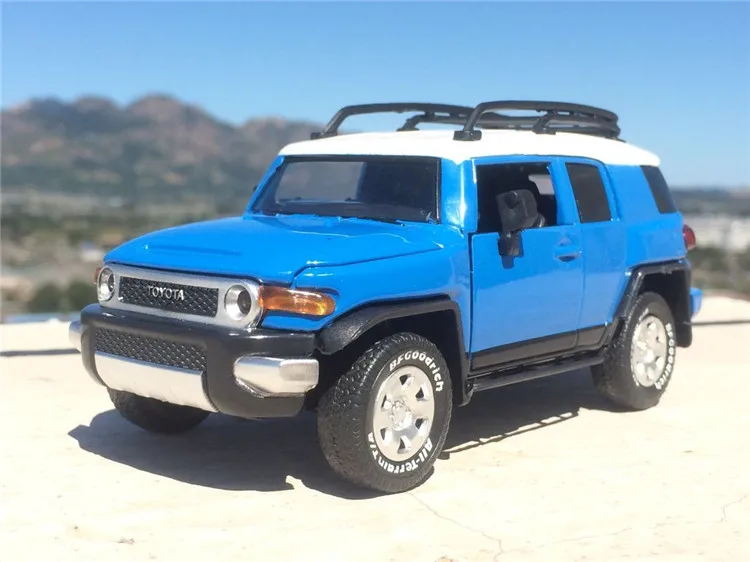 Синий 1/32 весы литья под давлением игрушка модель Toyota Land Cruiser Prado FJ внедорожник спортивный автомобиль со звуком светильник автомобилей Вытяните назад коллекция Детский подарок - Цвет: Синий