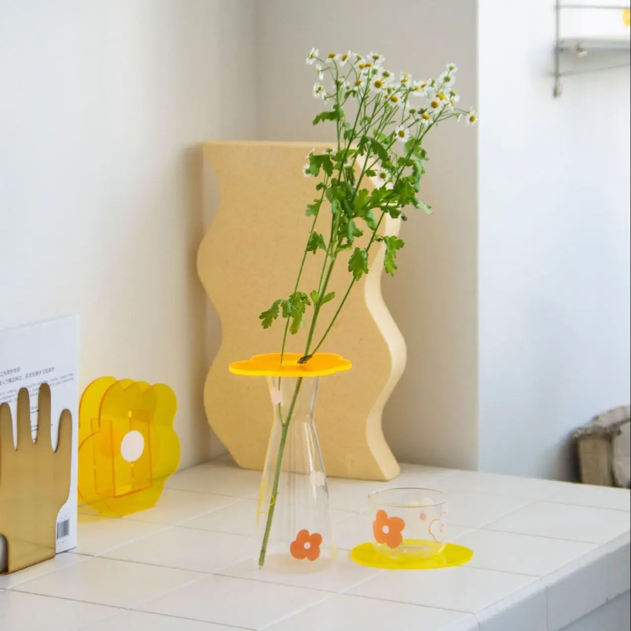 

INS STYLE Home Furnishings Original New Transparent Acrylic Flower Series Coaster Wholesale