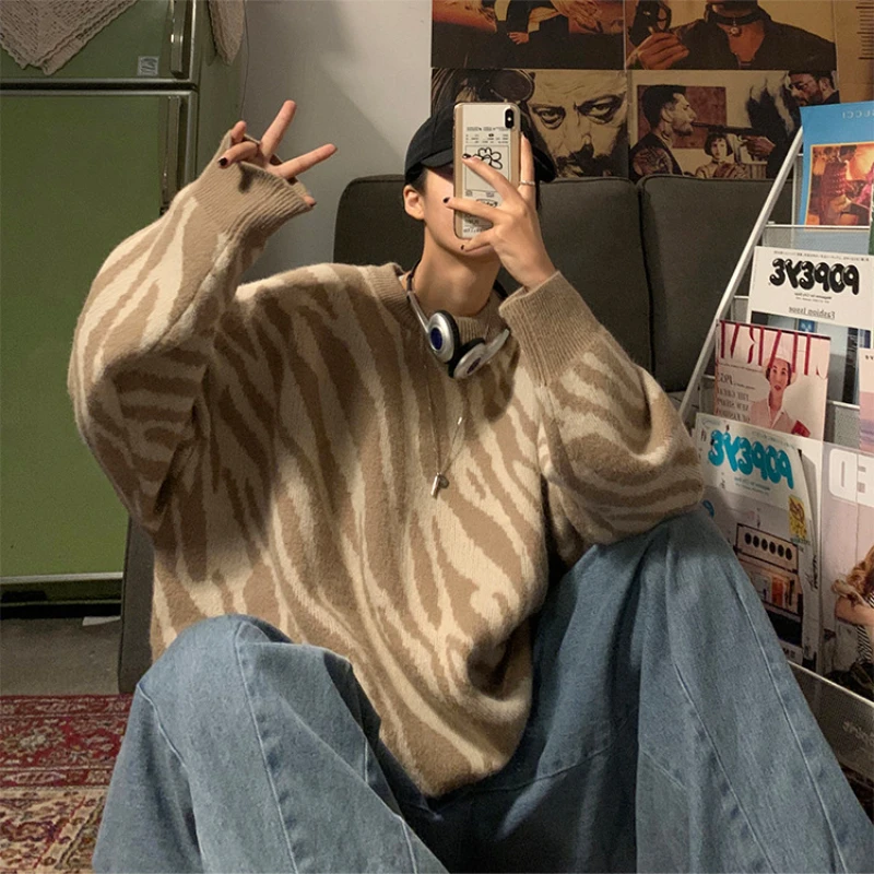 

Pullovers Men Zebra Striped Loose Long Sleeve O-neck Winter Warm Casual Tops Knitted Sweater Korean Style All-match Fashion New