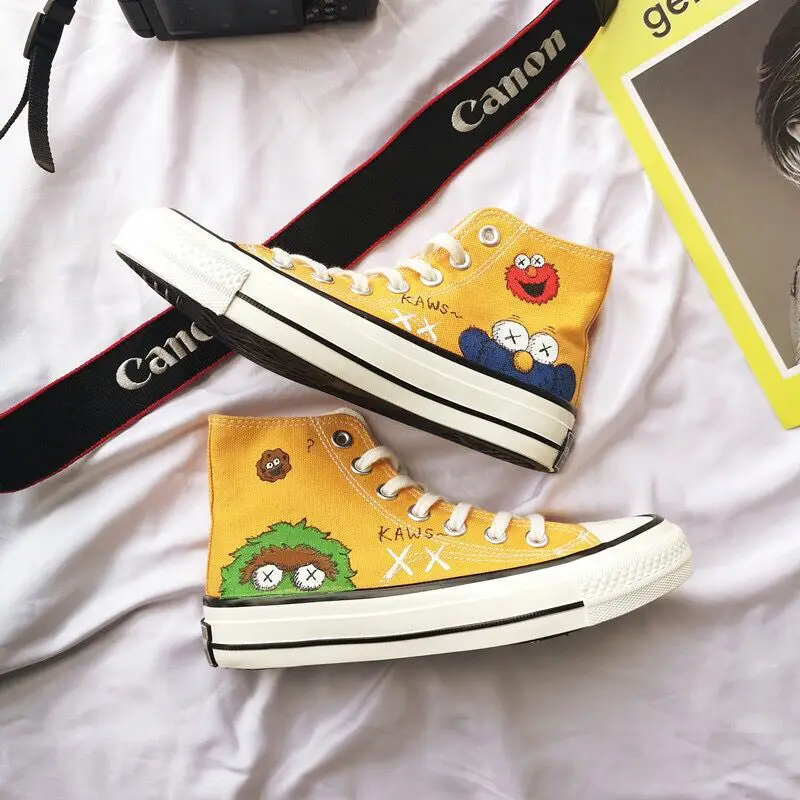 Spring New Fashion White Anime Ladies Sneakers Cartoon Woman Vulcanized Shoes Graffiti High-top Canvas Shoes Women espadrilles