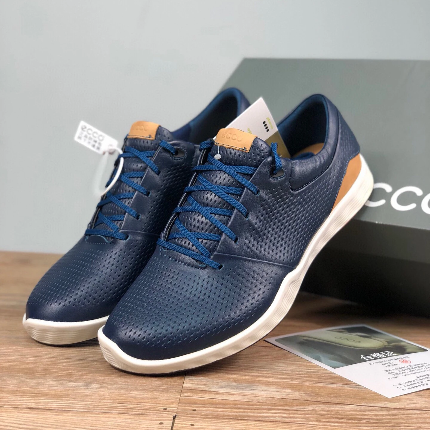 

Breathable Golf Shoes Spring Sports Walking Sneakers Men Comfort Golf Training Sneakers Lightweight Golfer Shoes Genuine Leather