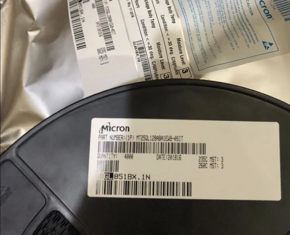 

2pcs/lotMT25QL128ABA1EW9-0SIT RW137 128MB WDFN-8
