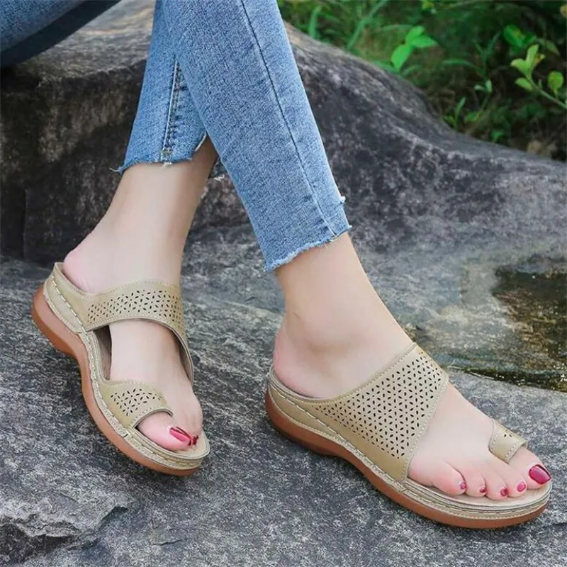 

Women Slippers 2021 New Casual PU Leather Folder Toe Platform Women Shoes Outdoor Large Size Wedges Non-slip Flats Women Slides