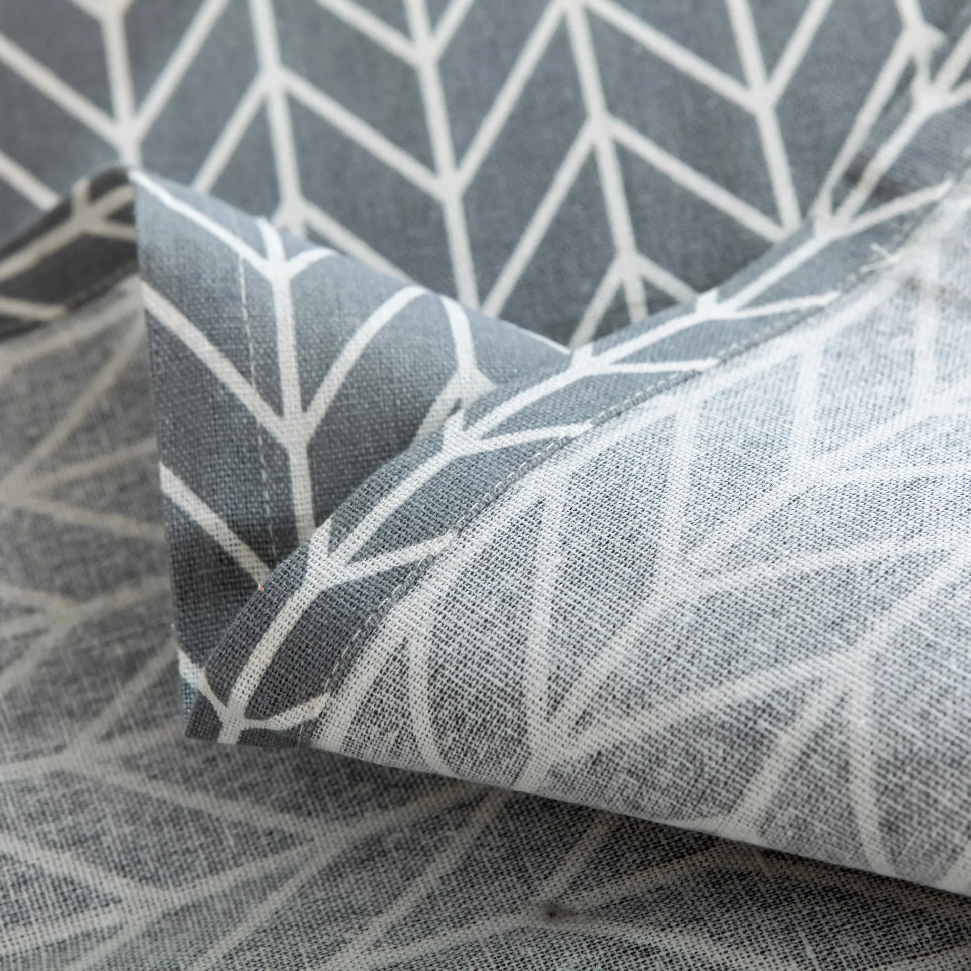 Зимние ботинки с геометрическим принтом холодильник пылезащитный колпачок