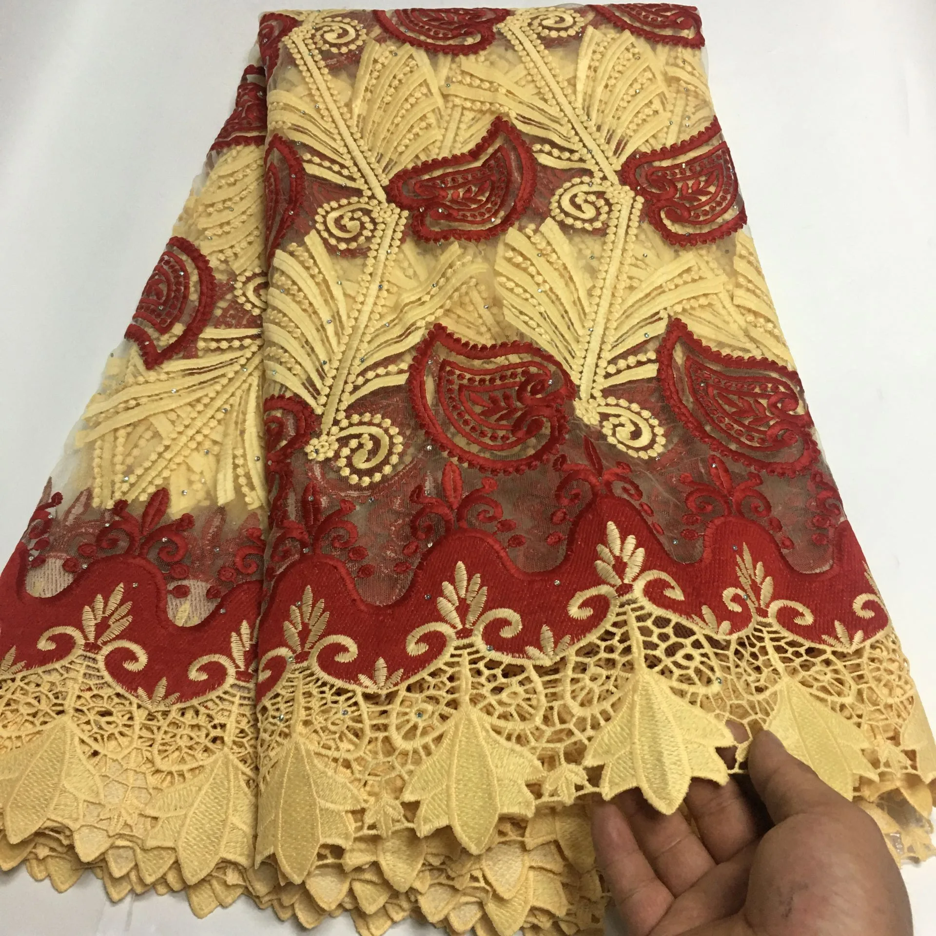 2020 Новое поступление Высококачественная молочная шелковая кружевная ткань