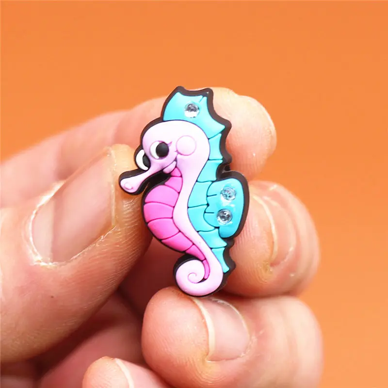 Single Sale 1pcs Original Shoe Charms Fashion Pink Rhinestone Garden Shoe Accessories Buckle Decorations Fit Croc JIBZ Kids Gift