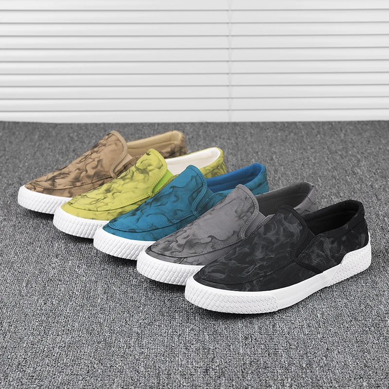 

Men Canvas Shoes outdoor fashion Low Top Breathable Men Casual Shoes slip on Korean Version Wild Summer Sneakers Shoes moccasins