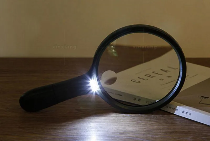 

1.8X 5X 138mm Super Big Lens LED Illuminated Magnifier Magnifying Glass for Reading Newspaper with 3pcs LED Lamps for Old Man