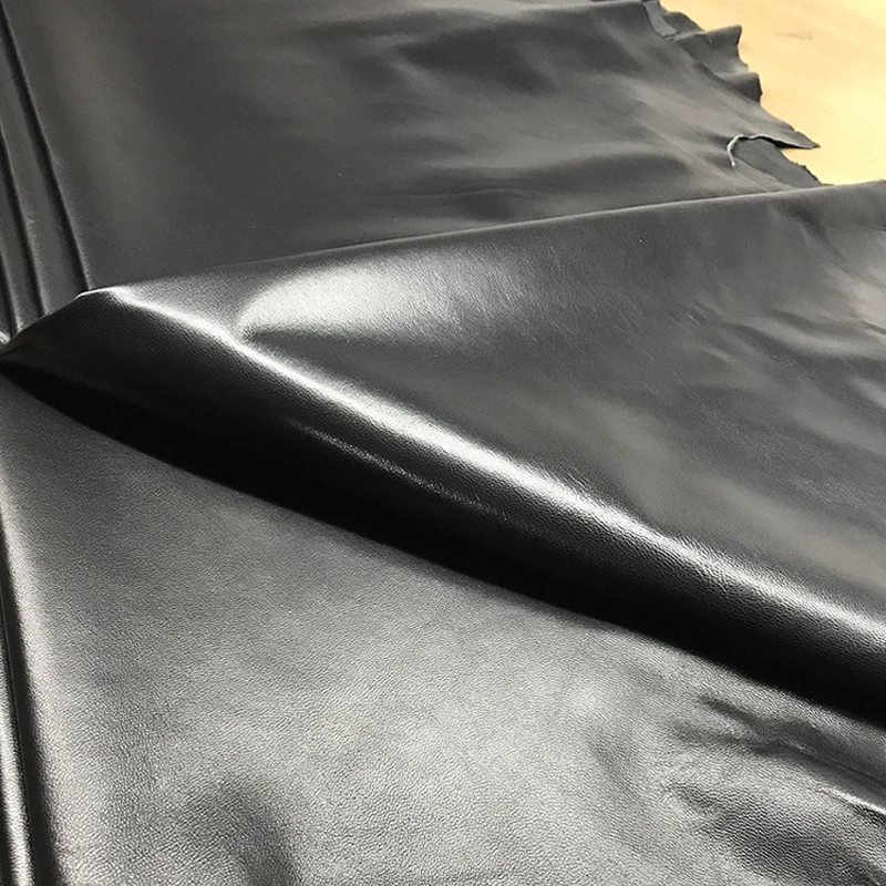 Черный мыть козы натуральной кожи с сохраненным природным лицом резиновые