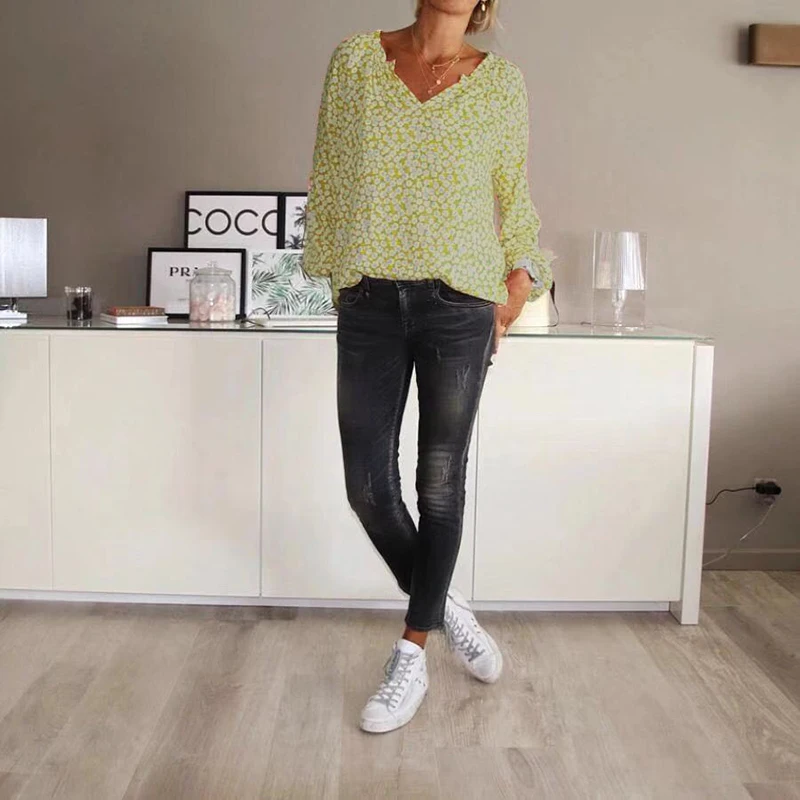 

New Summer Women Loose Chiffon Blouse Women V Neck Lantern Sleeve Tops 2021 Ladies Casual Floral Printed Long-sleeve Blouses