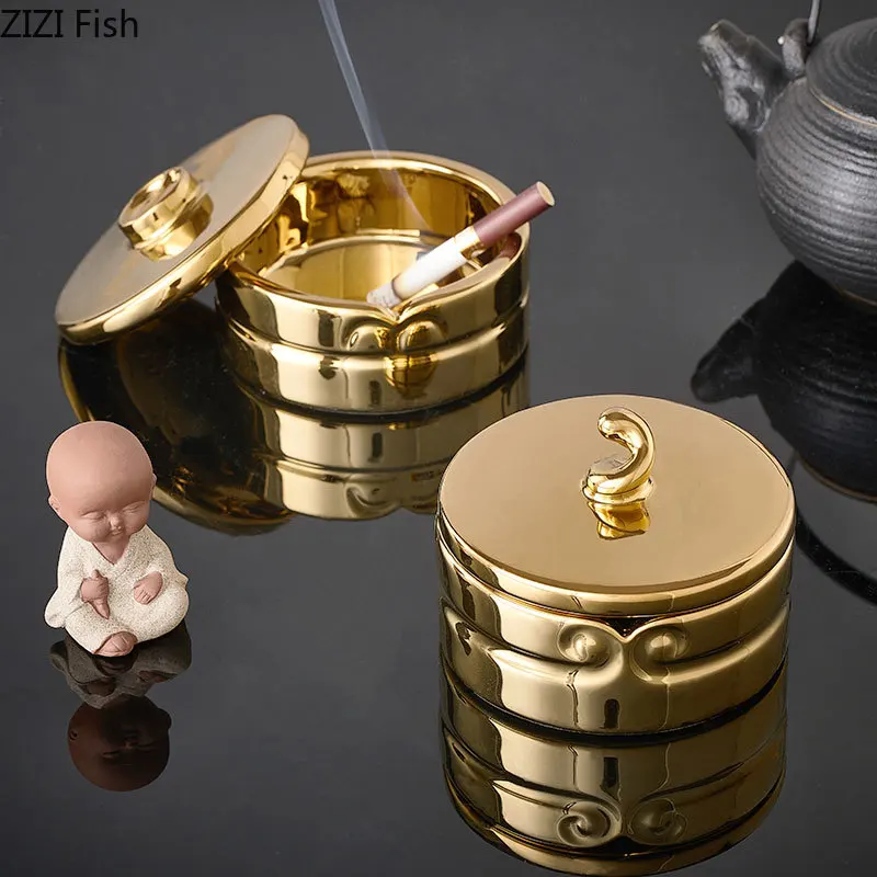 Пепельница керамическая золотистая с крышкой креативная эмалированная