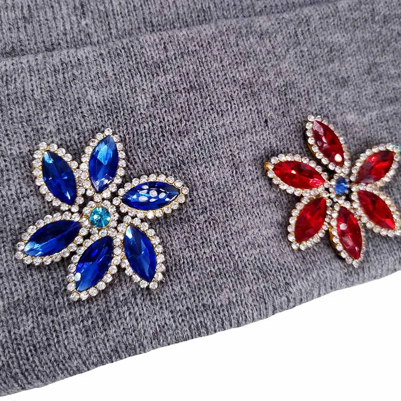 

Black Cotton Knitted Beanie Women Hats For Winter Autumn 2019 Vintage Ladies Flower Rhinestones Beanies Skullies Ski Cap Gorros
