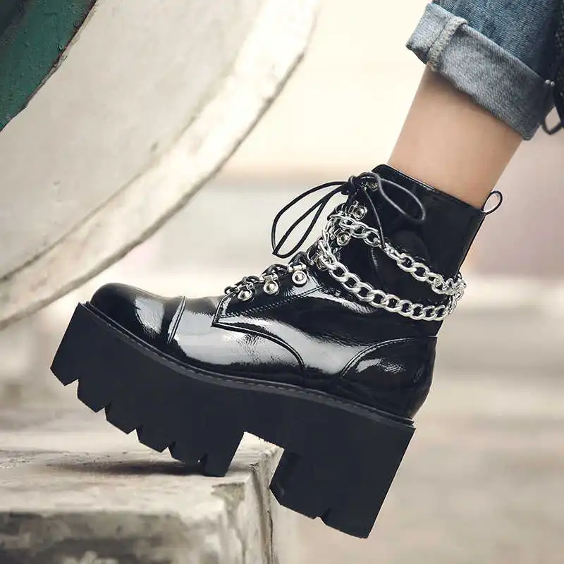 

2020 winter new patent leather thick bottomed round head chain zipper punk slope heel boots Martin boots