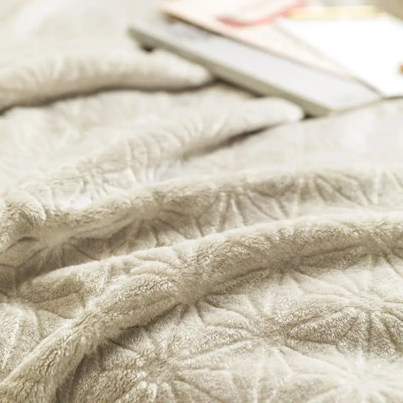 

High Quality thick warm Flannel throw blanket for sofa winter warm Soft blanket for bed gift