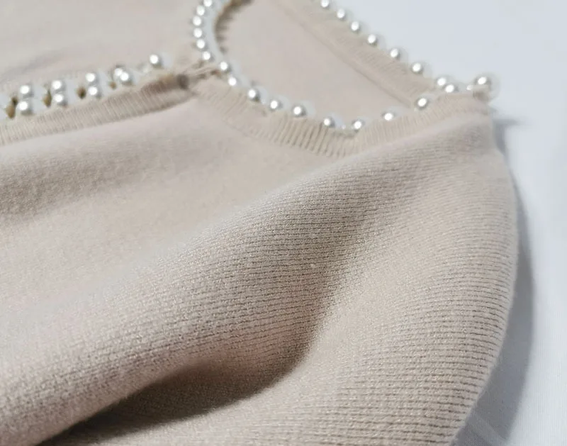 

2020 Women Pearl Sweater Casual V-neck Long Sleeve New Fashion Beaded Decoration Elegant Knit Cardigan Sweater Female