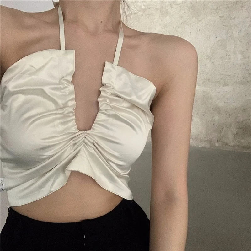 

Women Camisole Slim Body Sexy V-neck White Top Short Wrapped Bottoming Shirt Summer 2021 Korean Y2k Female Solid Sleevess Tshirt