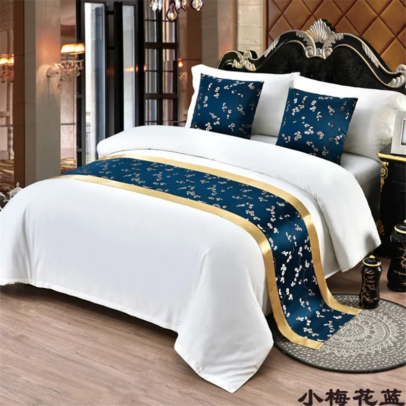 Большая кровать цвета хаки с цветами Настольная дорожка в скандинавском