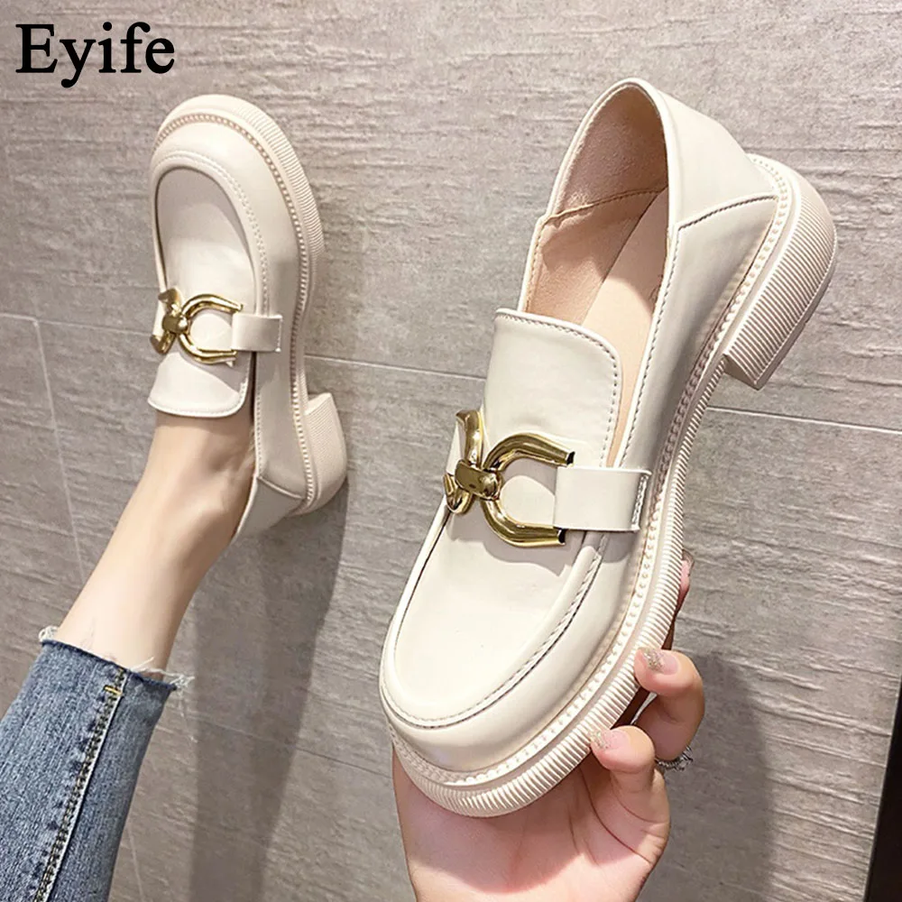 

Туфли Eyife женские из искусственной кожи, офисные лоферы на цепочке, с круглым носком, без застежки, удобная обувь на плоской подошве, в британ...