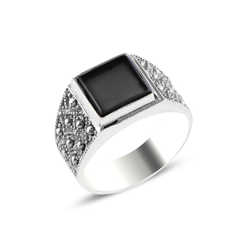 

Серебряное кольцо с ониксом Silverlina