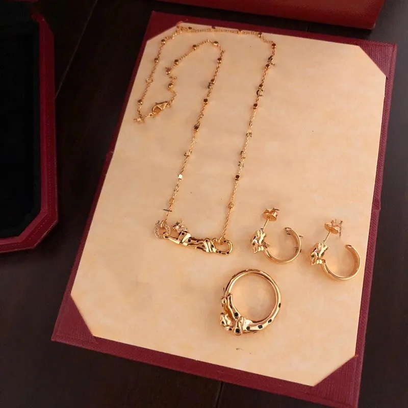 

Комплект украшений для женщин, из колье и серёг, с эмалью, розовое золото