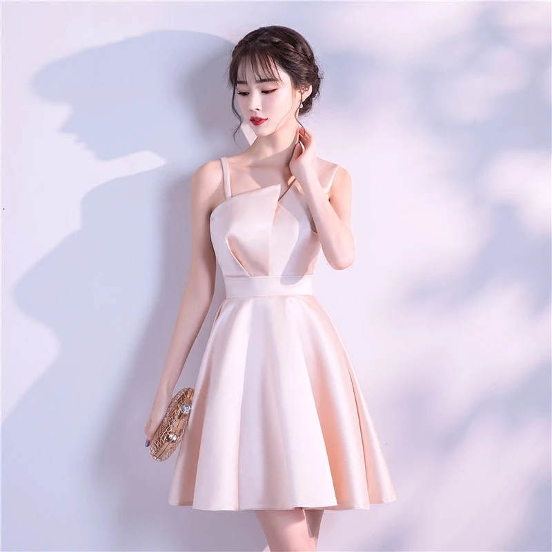 Платье-трапеция на одно плечо с открытой спиной молнии завышенной талией