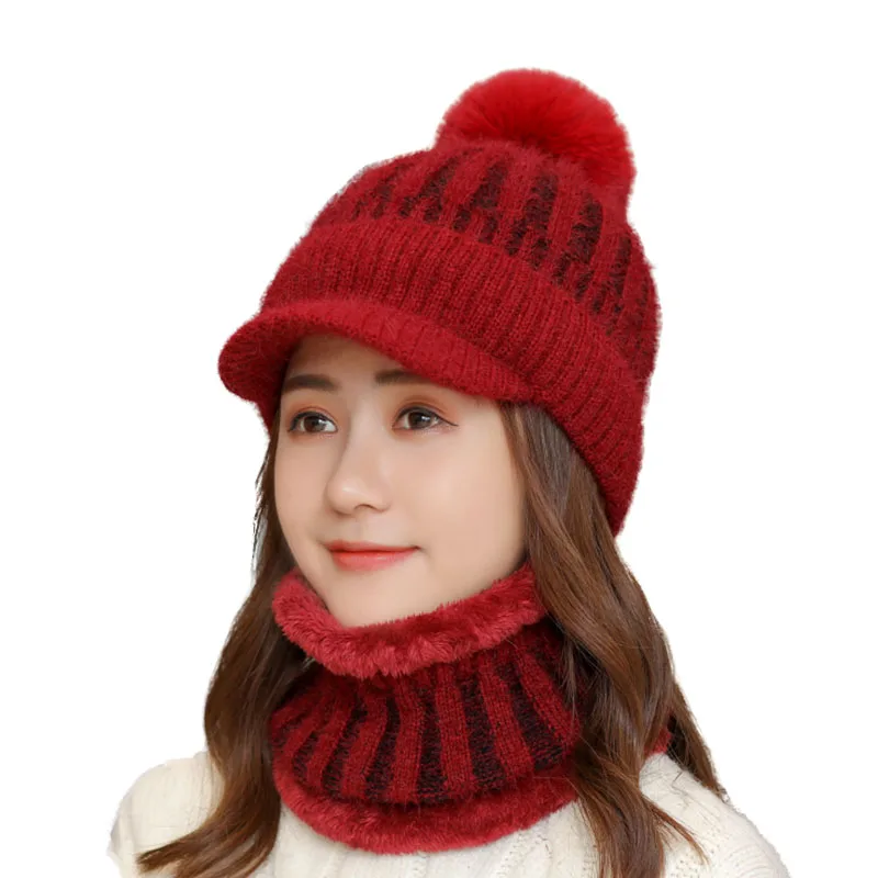 Брендовые новые зимние шапки с козырьком женские вязаные разных цветов шапочки