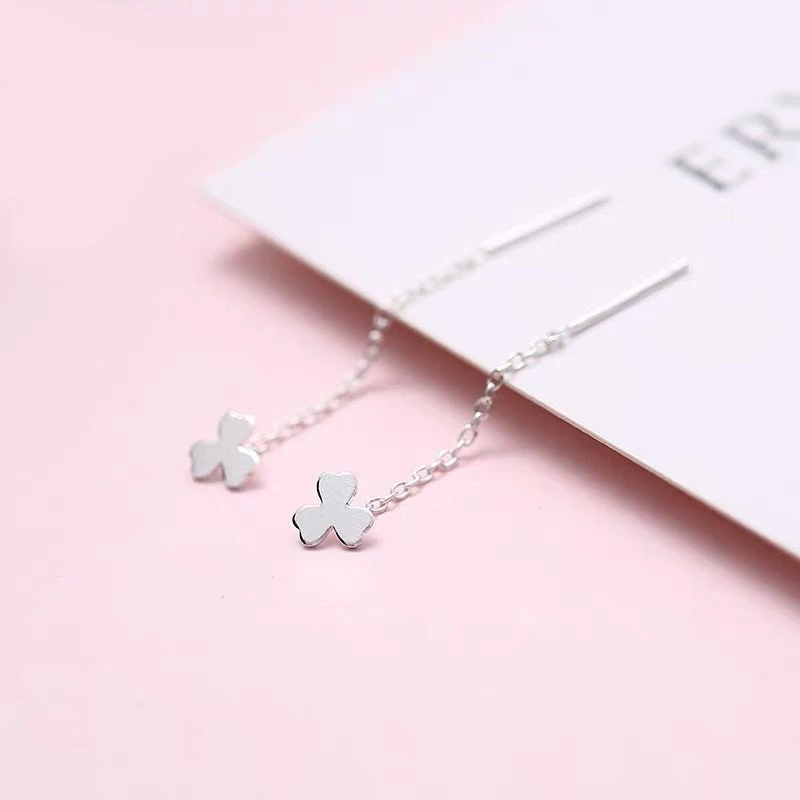 

2021 New Long Simple Earring Lucky Leaf Clover Earrings Pendants Hang Long Chain Needles Popular Earrings Jewelry For Women Gift