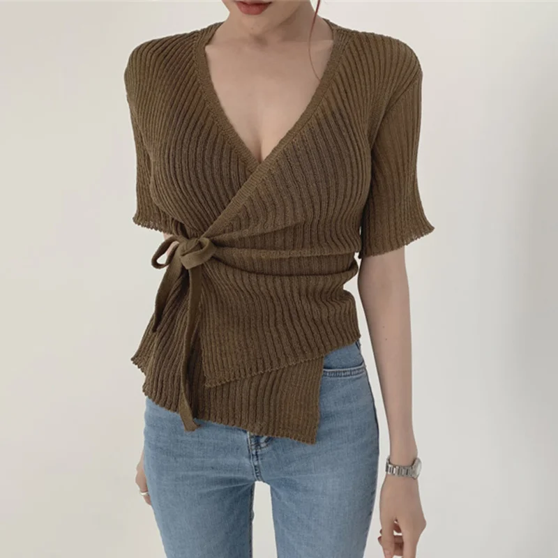 Женская футболка с коротким рукавом V-образным вырезом и перекрестной талией |