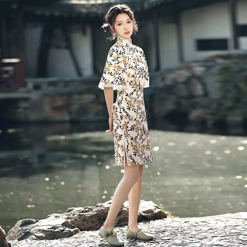 Традиционное китайское женское платье Ципао элегантное кружевное с коротким