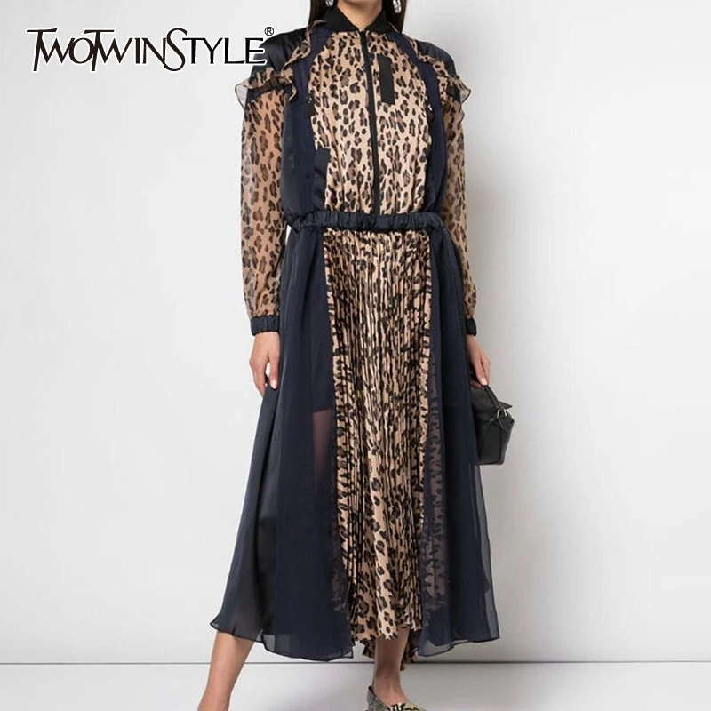 Женское леопардовое платье TWOTWINSTYLE осенне зимнее с воротником стойкой высокой