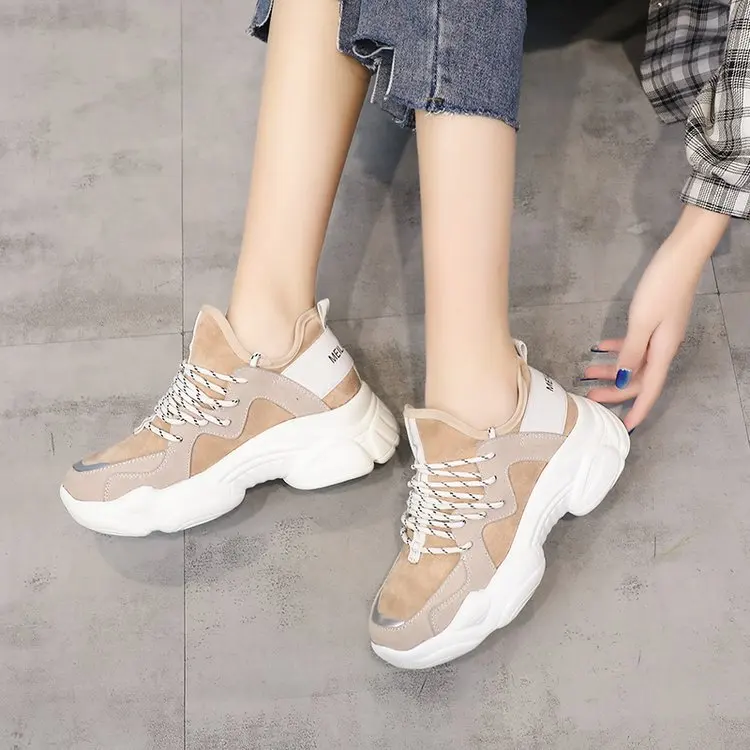Женские кроссовки на плоской подошве Модные дышащие шнурках весну и осень