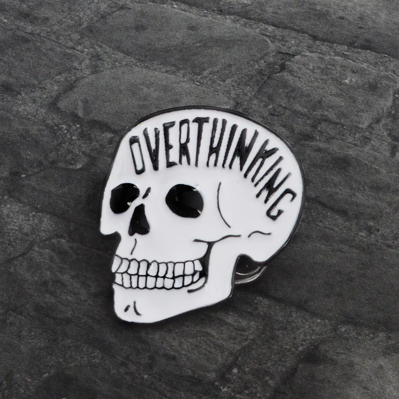 Эмалированные заколки для лацканов Overthinking в виде черепа Значки пуговиц броши