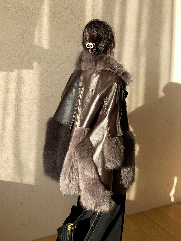 Женская кожаная куртка из шкуры ягненка натурального Лисьего меха в стиле