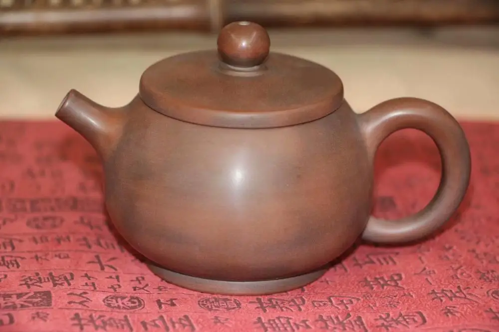 

Qin Zhou Ceramic Qinzhou Ni Xing Tao(No Yixing clay teapot) MI NI Teapot RI JIN TONG JIN for puer oolong black about 110ml