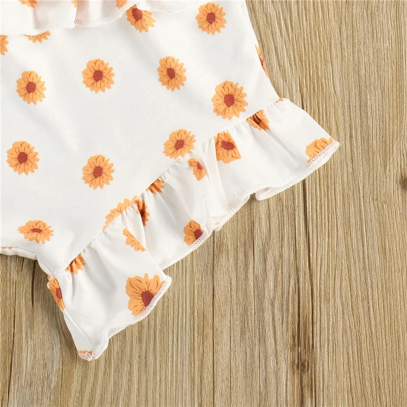 

2Pcs Summer Outfits Toddler Baby Girl Solid color Spaghetti Straps Button Ruffle Sleeveless Top+Elastic Daisy Print Short Pants
