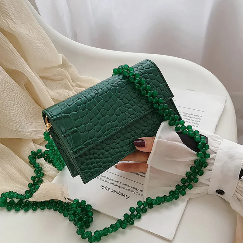 Женская сумка через плечо с цепочкой и бусинами маленькая квадратная