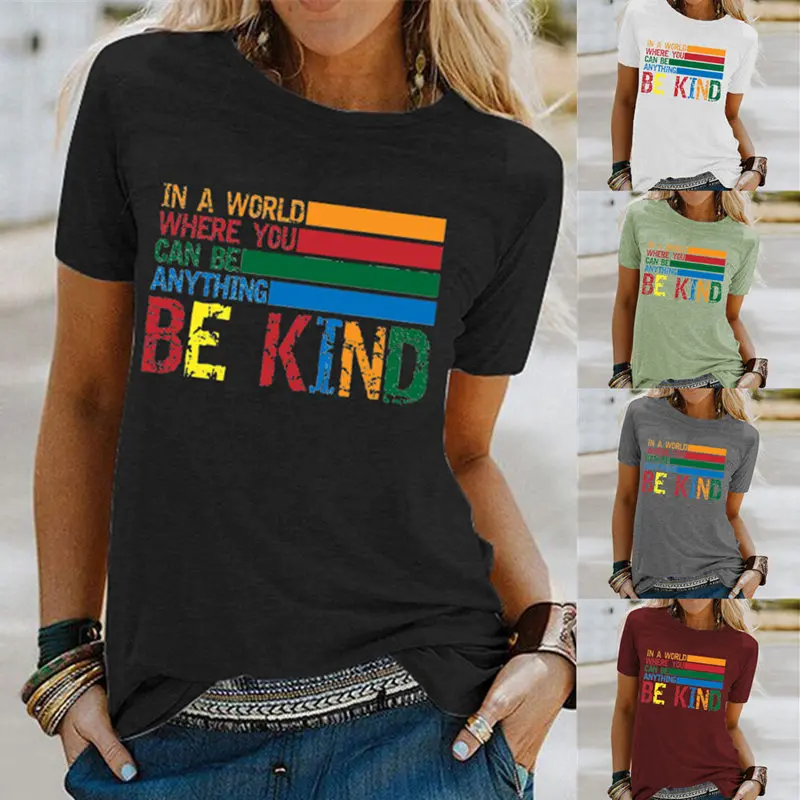 Женская футболка в мире где вы можете быть чем угодно мягкий цветочный