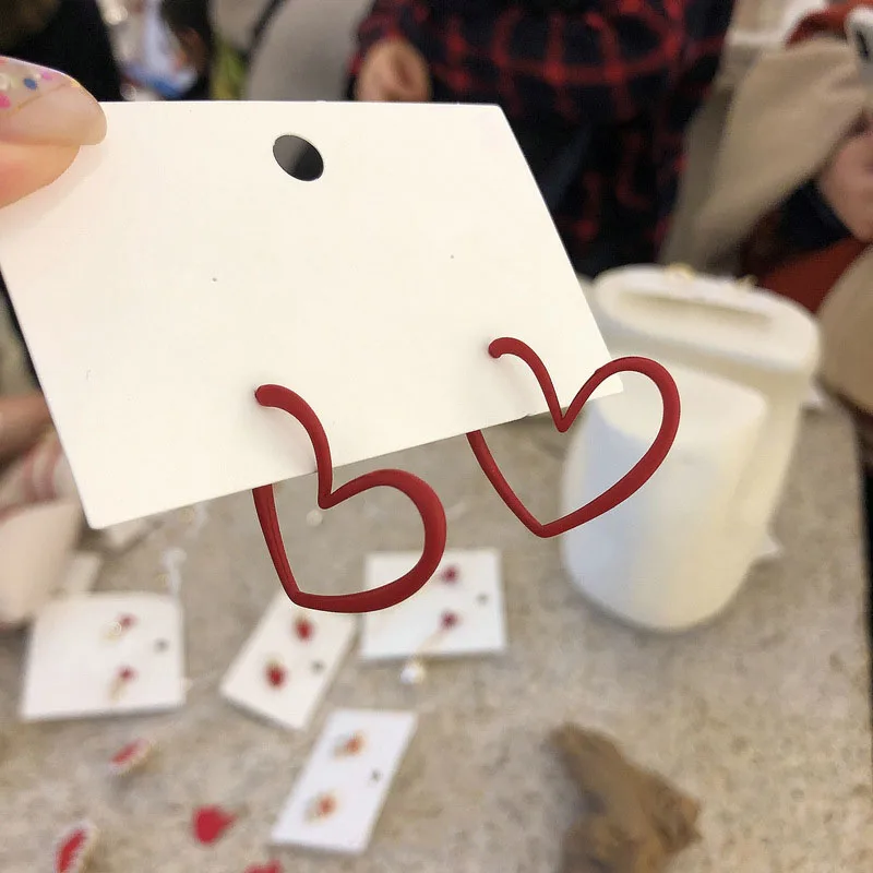 

Red Color Alloy Heart Shaped Simple Fashion Stud Earrings Women Exquisite Student Girlfriend Jewelry Accessories Sweet Earrings