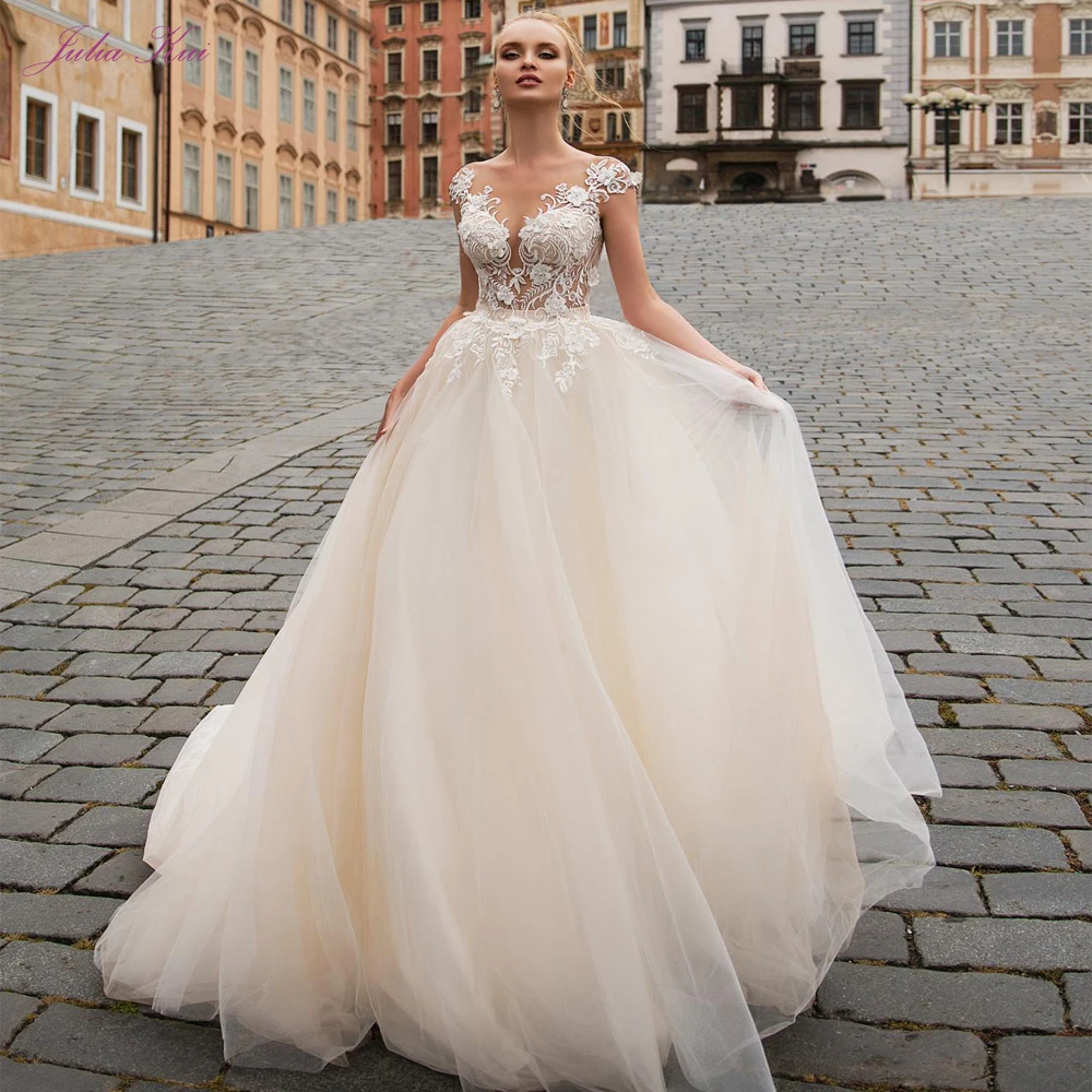 

Кружевное свадебное платье-трапеция с аппликацией и круглым вырезом, на пуговицах