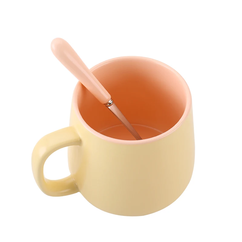 

Northern Europe Mug Ceramic Cup With Lid Spoon Solid color Creative Water Bottle Coffee Cup Christmas Gift Kitchen Accessories