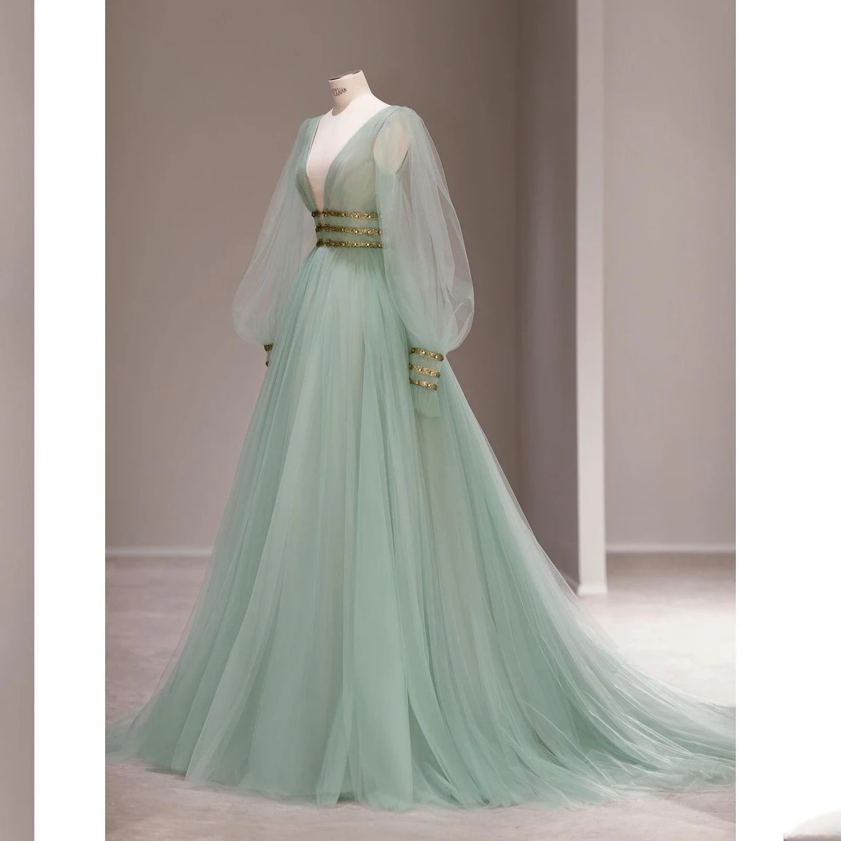 

Simple Elegant Prom Dresses V-Neck Puff Long Sleeves Tulle Ball Gown Women Formal Evening Party Homecoming Gowns Custom Made