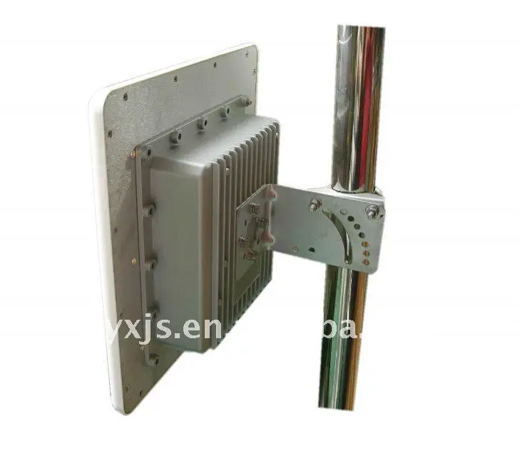 

High Gain 2.4 GHz 14 dBi panel antenna with enclosure