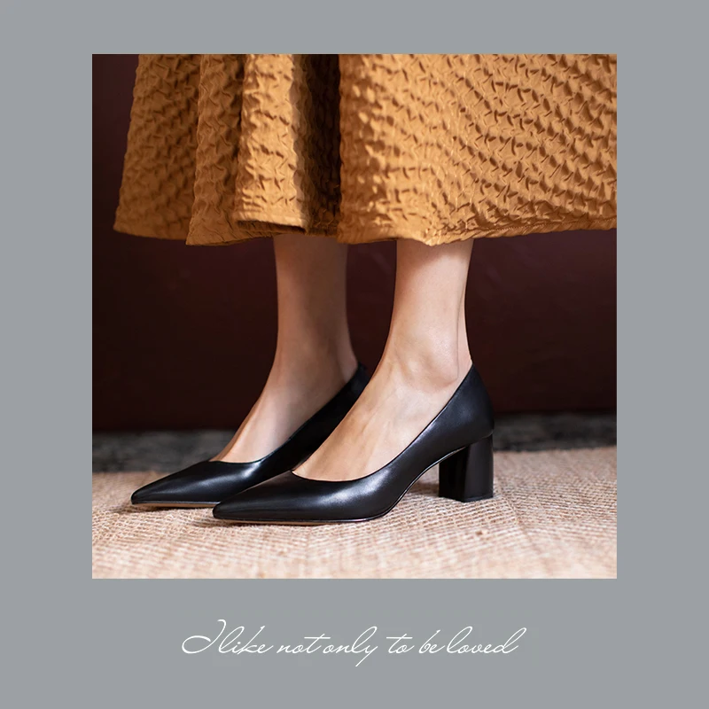 

2021 Весна классические простые сотни одиночных туфель для путешествий